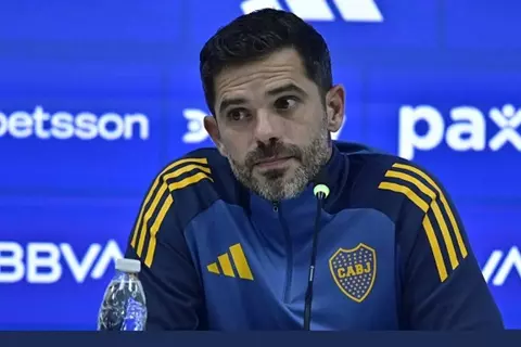 قبل مونديال الأندية.. إقالة مدرب بوكا جونيورز بعد خسارة الكلاسيكو